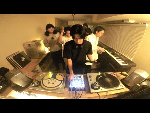 Minimal House Vinyl mix in a tiny apartment in Japan Vol.5 - by Itou