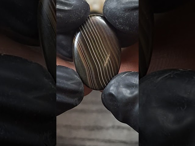 حجر عقيق طبيعي جزع بتدخل الالوان