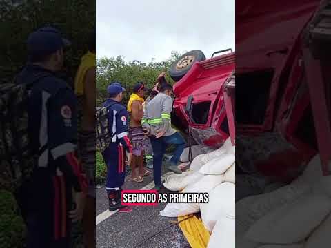 Caminhão tomba entre Piquet e Senador Pompeu, no Ceará e motorista vem a óbito no local.