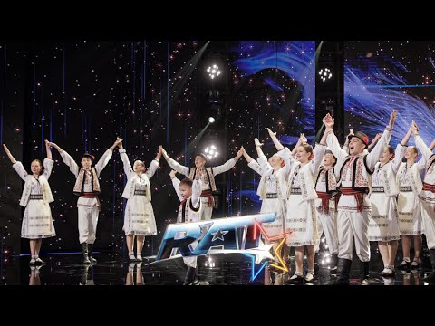 Ansamblul Codrenii a încins scena cu un dans plin de energie și voioșie | Românii Au Talent S15