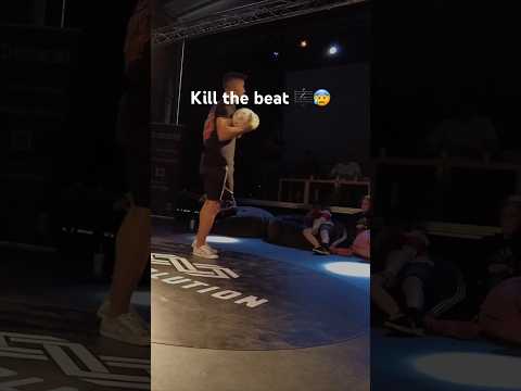 Kill the beats 😰🎧🎧#freestyle #freestylefootball #football #show #poland #warszawa #tiktok
