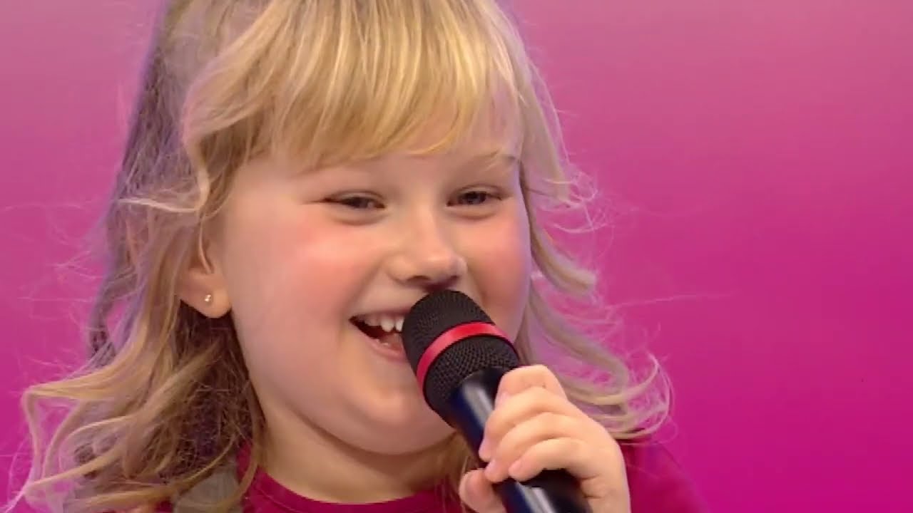 'Debout les Gars' revisité par Anais à l'École des Fans!