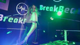 Download lagu DJ Pain Low Flo Rida BreakBeat Remix Full Bass With DJ Tiara Queen 2 mp3 Download lagu DJ Pain Low Flo Rida BreakBeat Remix Full Bass With DJ Tiara Queen 2 mp3