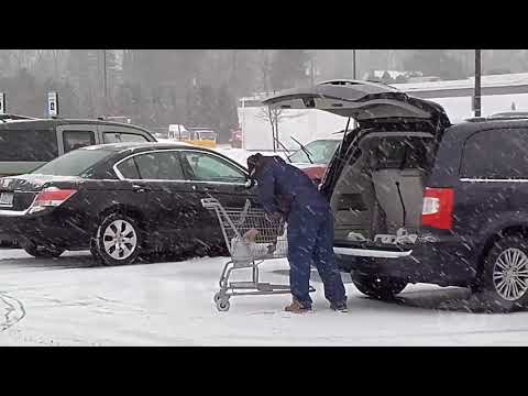 01-31-21 Trexlertown,PA Slick Travel During Heavy Snow & Grocery Store Shoppers Buying Supplies