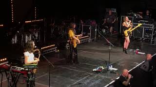 Want You Back - HAIM live in Berlin 08.06.2018