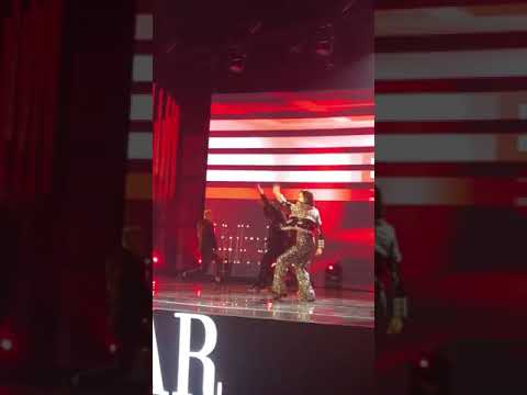 181012 Victoria - Bazaar Charity Night 《屋顶着火》Roof on Fire