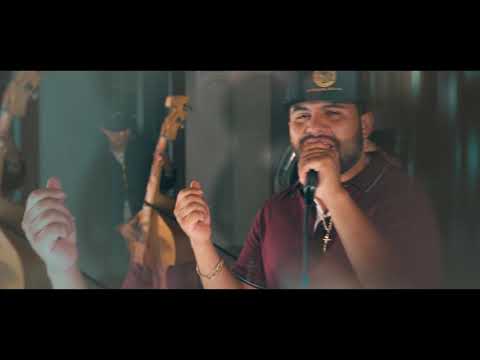 De Aqui Paya - Luis R Conriquez [En Vivo]