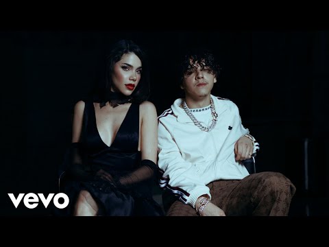 Kenia Os, Xavi - Malas Mañas (Video Oficial)