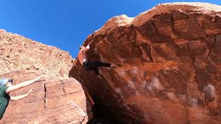 Video thumbnail de Scare Tactics Direct, V10. Red Rocks