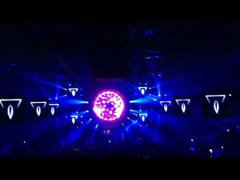 Ummet Ozcan @ Transmission 2014 Bratislava (OneRepublic - If I Lose Myself)