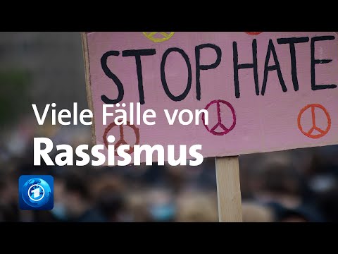 Rassismus in Deutschland nimmt zu: Interview mit Expertin Haruna-Oelker