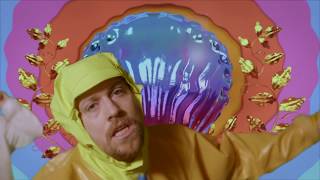 Musik-Video-Miniaturansicht zu Walking in the Dark Songtext von Metronomy