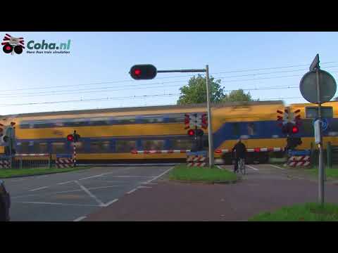 Railroadcrossing - Heihoekstraat, Oss, Holland - Levelcrossing