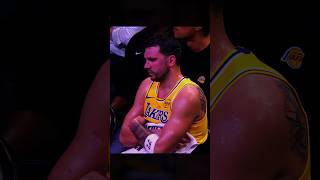 What are the Lakers doing? 😭