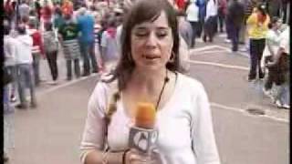 preview picture of video 'Salida del Toro Enmaromado 2009 de Benavente (Antena3 TV)'
