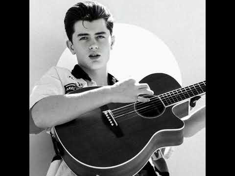 Elliot James Reay - I Think They Call This Love HQ Audio