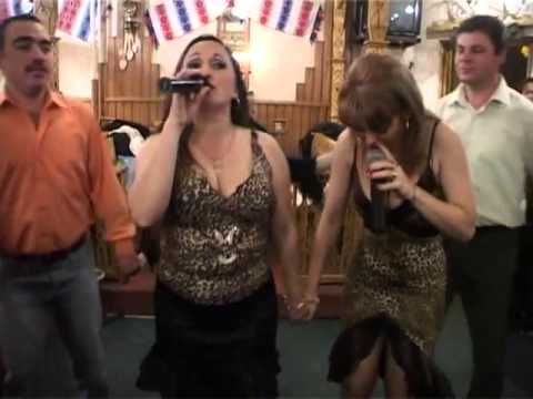 Violeta Constantin si Geta   Asteptam de un an Official Video