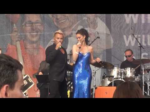 Pia Douwes und Uwe Kröger - The Time of my Life.avi