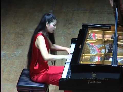 Recital di Yoko Kikuchi - Teatro Fenaroli - EMF Lanciano 2012.avi