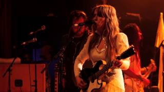 Serena Ryder feat. Kevin Drew | Stompa