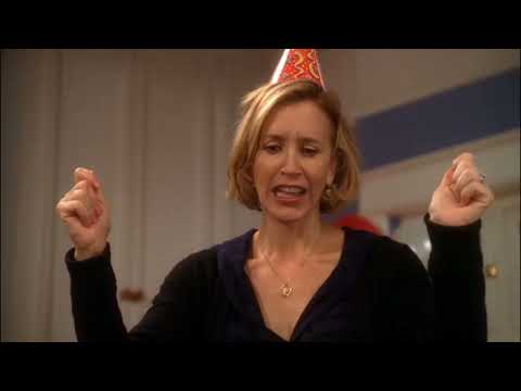 Lynette Put A Wrong Name On Penny's Birthday Cake - Desperate Housewives 6x16 Scene