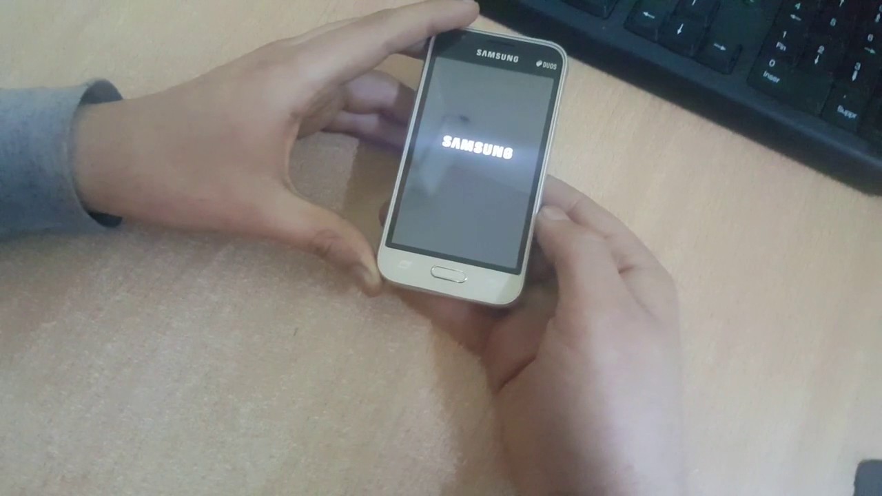 Смартфон Samsung (J106F) Galaxy J1 mini Prime (2016) Duos 8Gb  Black