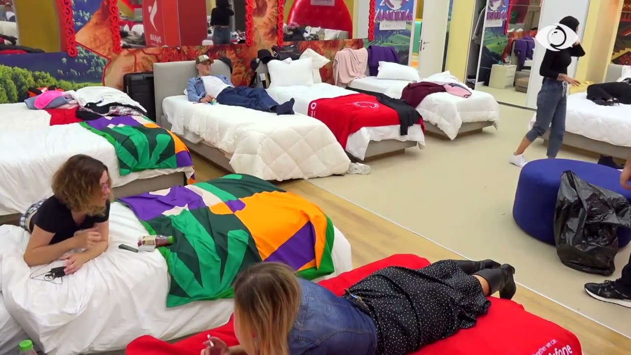 Kjo tregon që ti je injorante/ Debat mes Eglës dhe Rikes