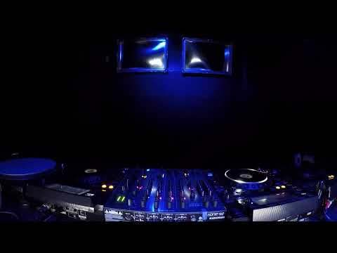 The Blue Oyster: Mabu / 04.12 / 18 - 20