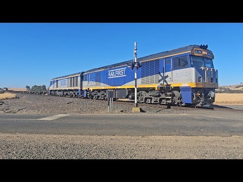 9721V SCT down "Dooen Express" (GL105 EL55, 33W), Melbourne to Dooen, 0855, 23/1/26, Ararat Sth VIC