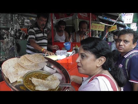 World Best Family Food Seller in Kolkata | Selling Cheap Street Food with Love