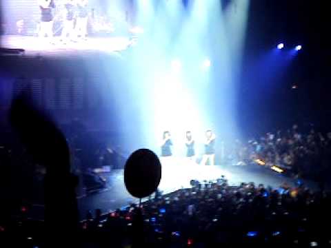 110611 SMTown Paris Single Ladies + Crazy In Love