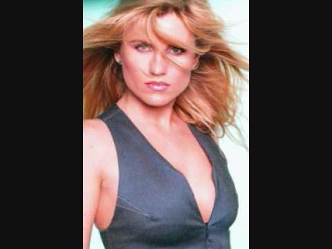 Leona Machálková, DJ Vrtulník - Lásko má, já stůňu
