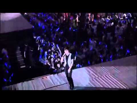 10. Super Junior - Dancing Out [Super Show 2 DVD]