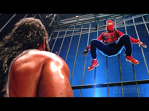 La pelea en jaula | El hombre araña | Clip en Español