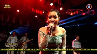 Download lagu terhanyut dalm kemesraan Voc By    Erika Shoulina mp3