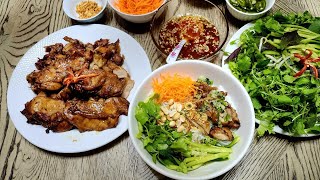 Bún gà nướng/Grilled chicken with vermicelli
