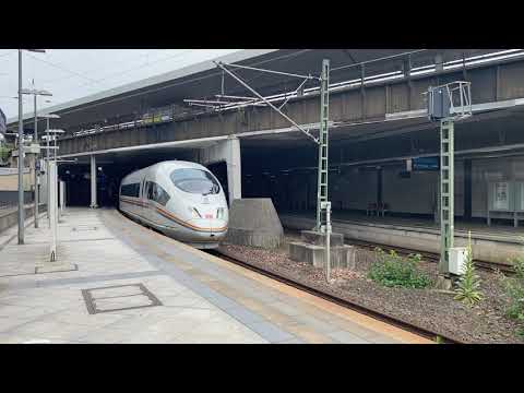 Regenbogen-ICE Ausfahrt in Köln Messe/Deutz