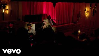 Reneé Rapp - At Least I’m Hot (Live)