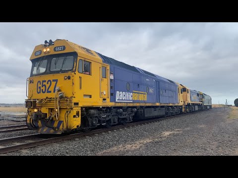 D775V Pacific National Light Engines G527 X48 G520 (FA) arriving at Gheringhap loop 9/2/2025