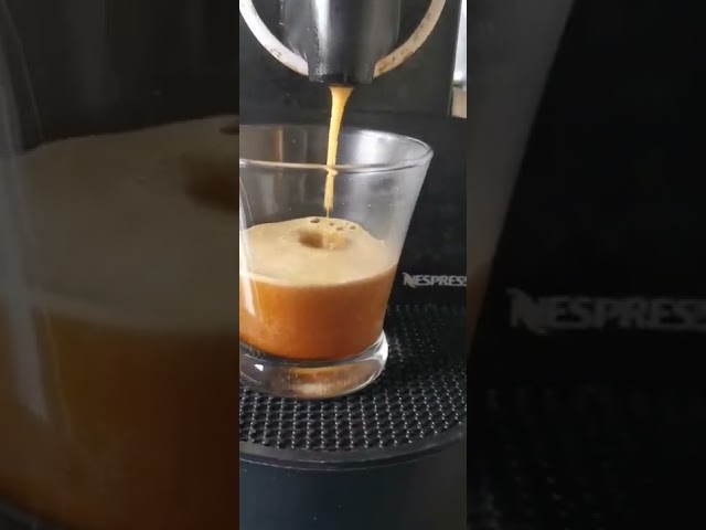 Vídeo relacionado con Lavazza, Espresso Gourmet Chocolate, 100 Cápsulas de Aluminio Compatibles con Máquinas Nespresso* Original, con Aroma Natural de Chocolate, Arábica y Robusta, Intensidad 10/13, Tostado Medio