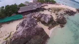 preview picture of video 'PHI PHI ISLANDS - THE BEACH - THAILAND - DJI PHANTOM 2 VISION PLUS'
