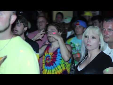 Trizzy Strauss Performs at Coast 2 Coast LIVE | Cincinnati Edition 4/25/17