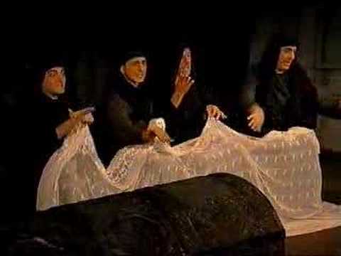 Gatta cenerentola - scena del rosario