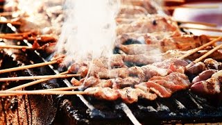preview picture of video 'Chiang Mai Street Food-Grilled pork and sticky rice,(Breakfast of popular people Thai)'