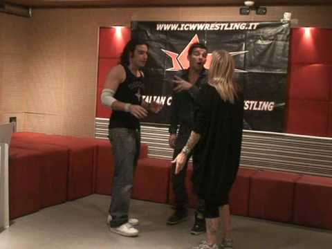 Il wrestler Andres Diamond VS Diego e La Pina negli studi di Radio Deejay