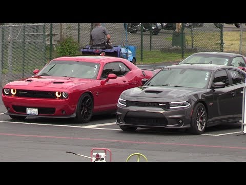 Charger SRT vs Challenger Scat Pack - drag race