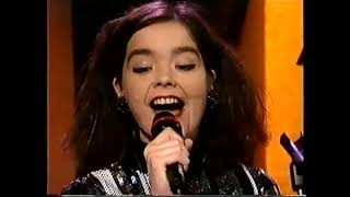 Björk : Brestir og Brak (Crackle &amp; Bang) Live @ (Stöð 2) Iceland, (1991) [Remastered]