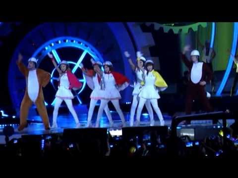 131122 MAMA The fox says 'barbarbar', Ylvis & Crayon Pop