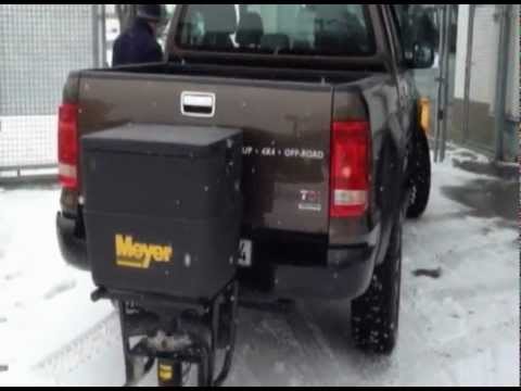 Meyer spreader in action by pickup4x4.eu