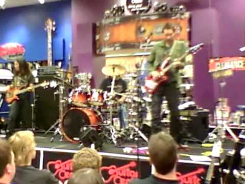 Paul Gilbert plays Lord Of The Thighs @ Guitar Center Clinic in Independence, MO